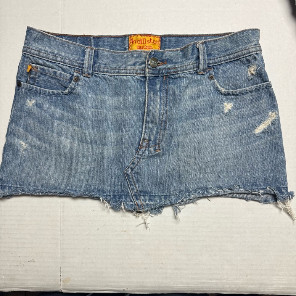 Hollister Juniors Y2K Vintage Raw Hem Distressed  Mini Skirt In Blue Size: 7